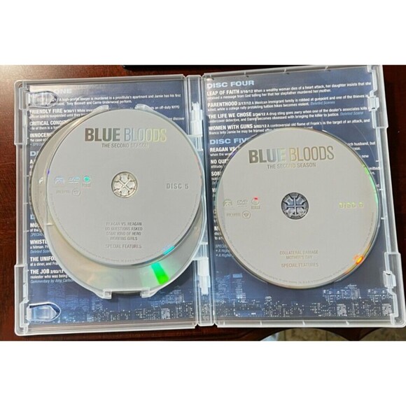 Blue Bloods: the Second Season DVD 6 Disc Set - Picture 4 of 4